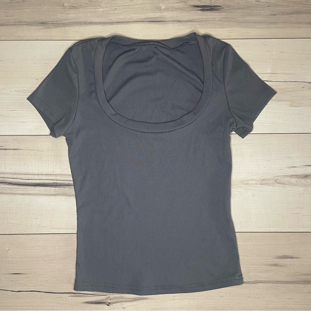 Gray Ribbed Scoop Neck Short Sleeve Top size S